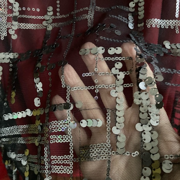 NWT Simply Vera Sequin Layered Party Dress Small Burgundy Chiffon Black … - Picture 4 of 12